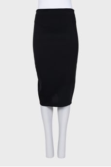 Pencil skirt with a pleat at the back
