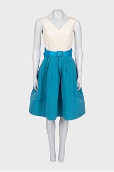 Fitted silk dress with belt