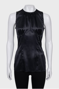 Black sleeveless blouse