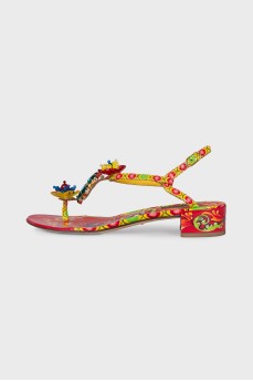 Leather sandals with floral print