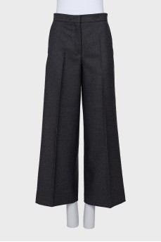 Wool trousers with pleats