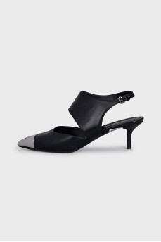 Leather shoes with metal toe