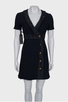 Fitted dress with buttons