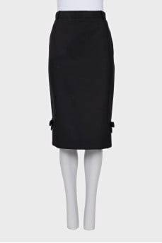 Black skirt with bows