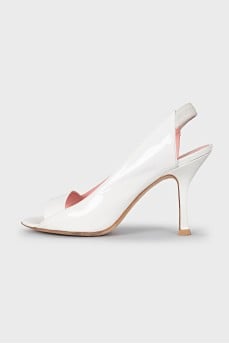 Patent leather sandals in white