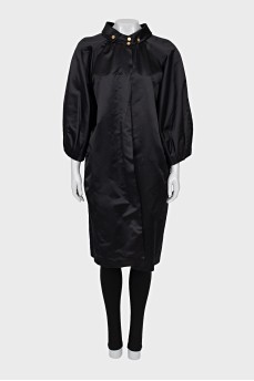 Loose-fitting coat with puffy sleeves