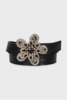 Leather belt with a buckle decorated with crystals