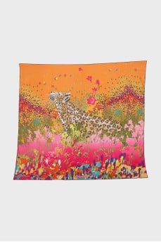 Silk scarf in a bright print with a tag
