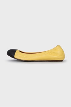 Leather ballet flats with contrasting toes
