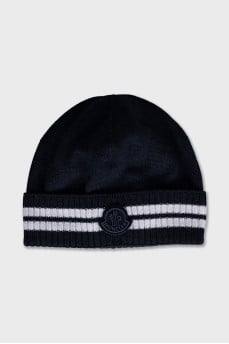 Blue hat with a tag
