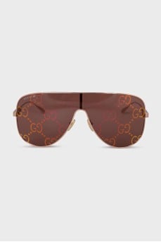 Sunglasses with mirrored lenses in a print