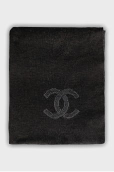 Black cashmere scarf with brand logo