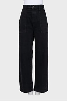 Straight-leg jeans with patch pockets
