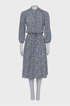 Fitted dress with buttons
