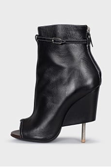 Ankle boots with a shaped heel and open toe