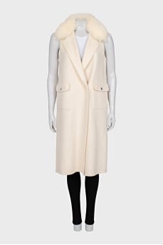 Wool vest with a fur collar