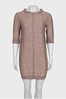 Dress with a round collar
