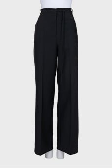 Straight-leg wool trousers with creases