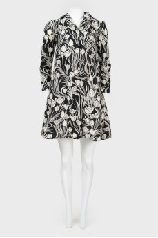 Dress in black and white flowers