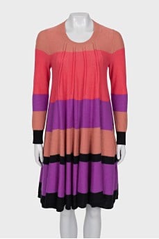 Loose-fitting striped dress