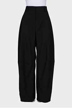 Wide-leg black trousers