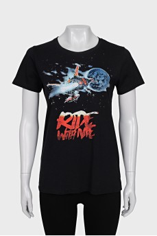 Straight T-shirt with a bright print