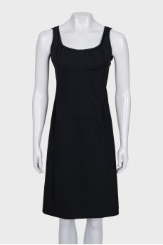 Fitted black sleeveless dress