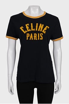 Slim-fitting T-shirt with contrast trim