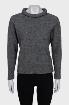 Gray straight-cut jumper