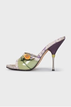 Textile sandals decorated with flowers