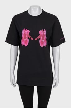 Black T-shirt with floral print