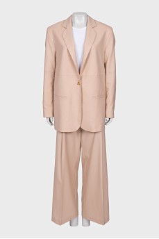 Pink suit with wide trousers