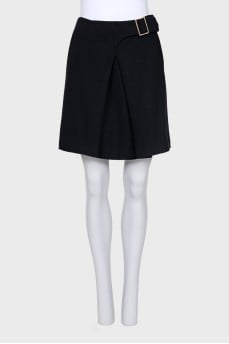 Wool skirt with a buckle