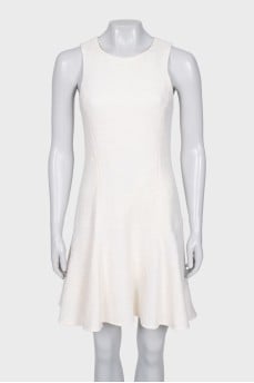 White sleeveless dress