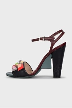 Sandals with volumetric decor