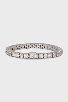 Soft white gold ring with diamonds