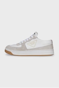 Sneakers with suede inserts
