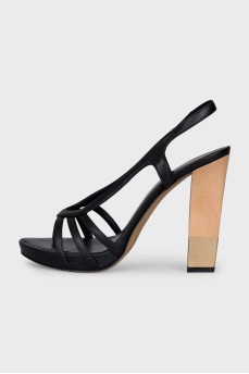 Leather sandals with wooden heels