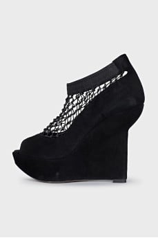 Wedge shoes with mesh uppers