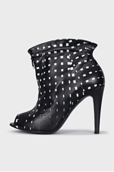 Leather ankle boots with print