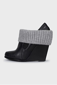 Leather ankle boots with a textile element
