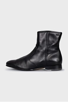 Men's black boots with a zipper