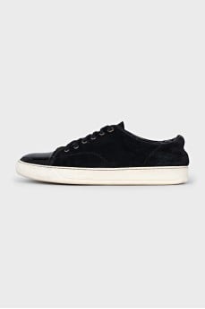 Men's black suede sneakers