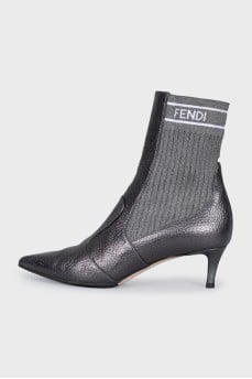 Leather ankle boots with rubber inserts