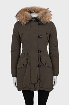 Fitted parka with natural fur