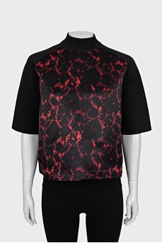Straight-cut t-shirt with a zipper