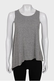 Loose top decorated with rhinestones
