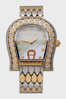 Wristwatch with diamonds