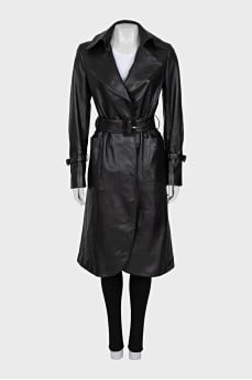 Leather coat with belt and patch pockets