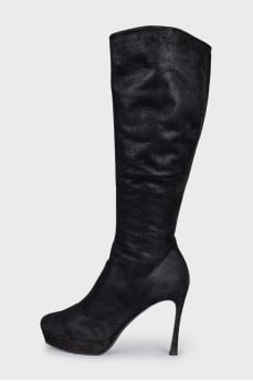 Insulated suede boots with heels